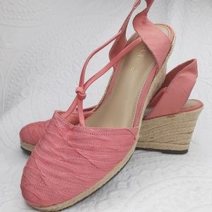 Liz Claiborne Wegde Heel Coral Size 8.5 M